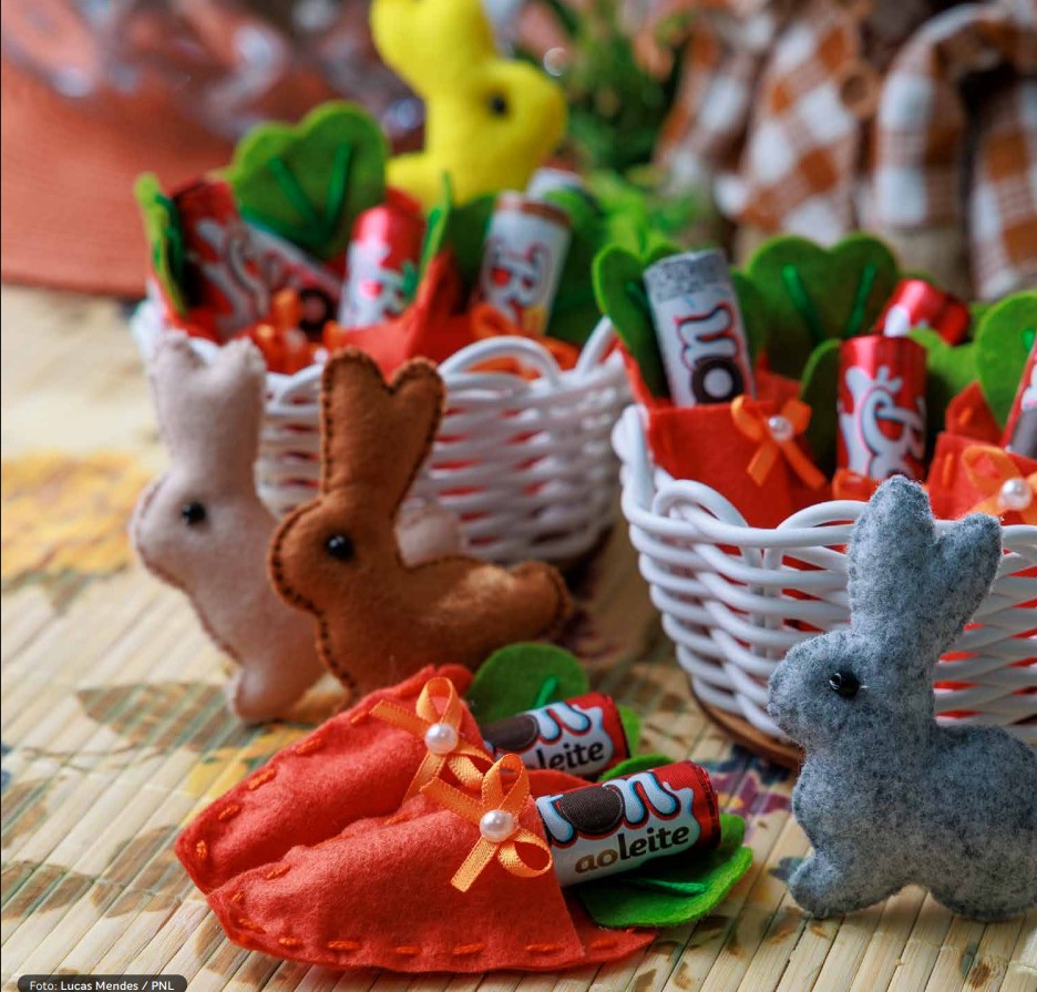 Cesta de páscoa, coelhinhos feito a mão 